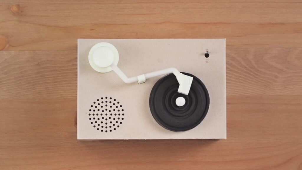 These Oreo ‘Vinyl’ Records Can Play Music On Tiny Turntables