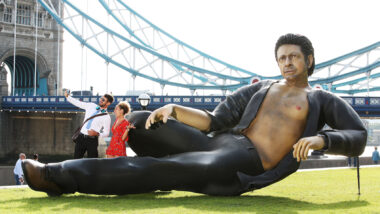 A Giant Shirtless Sexy Jeff Goldblum Statue Has Been Erected In London To Celebrate Jurassic Park