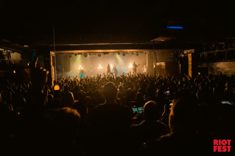 The Wonder Years, Hot Mulligan, and Carly Cosgrove soldout show @ Concord Music Hall, 03.16.2023
